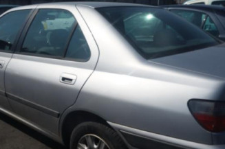 Vitre arriere droit PEUGEOT 406