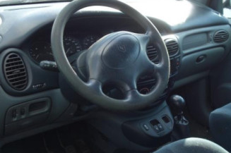 Vitre arriere gauche RENAULT SCENIC 1