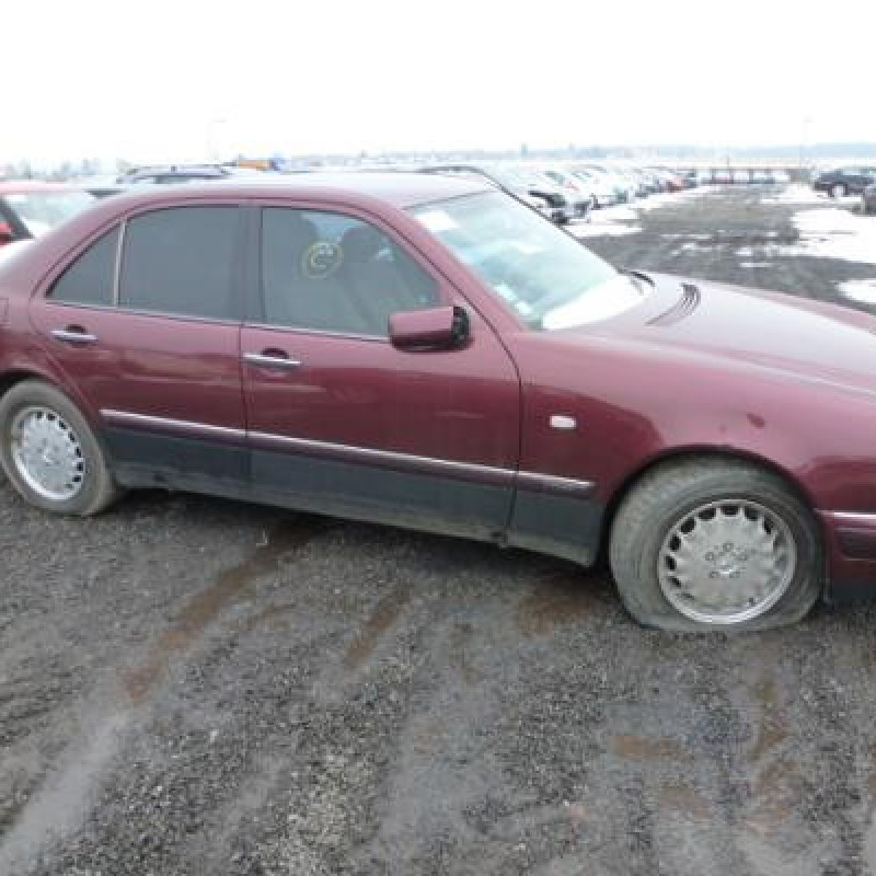 Aile avant droit MERCEDES CLASSE E 210 Photo n°7