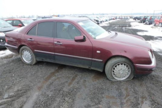 Anti brouillard gauche (feux) MERCEDES CLASSE E 210