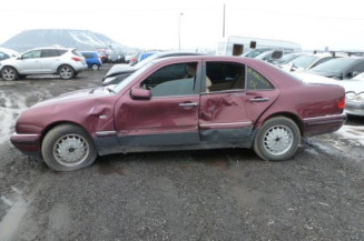 Anti brouillard gauche (feux) MERCEDES CLASSE E 210