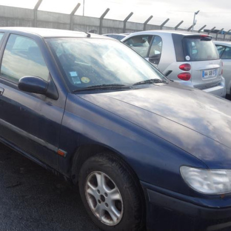 Vitre arriere droit PEUGEOT 406