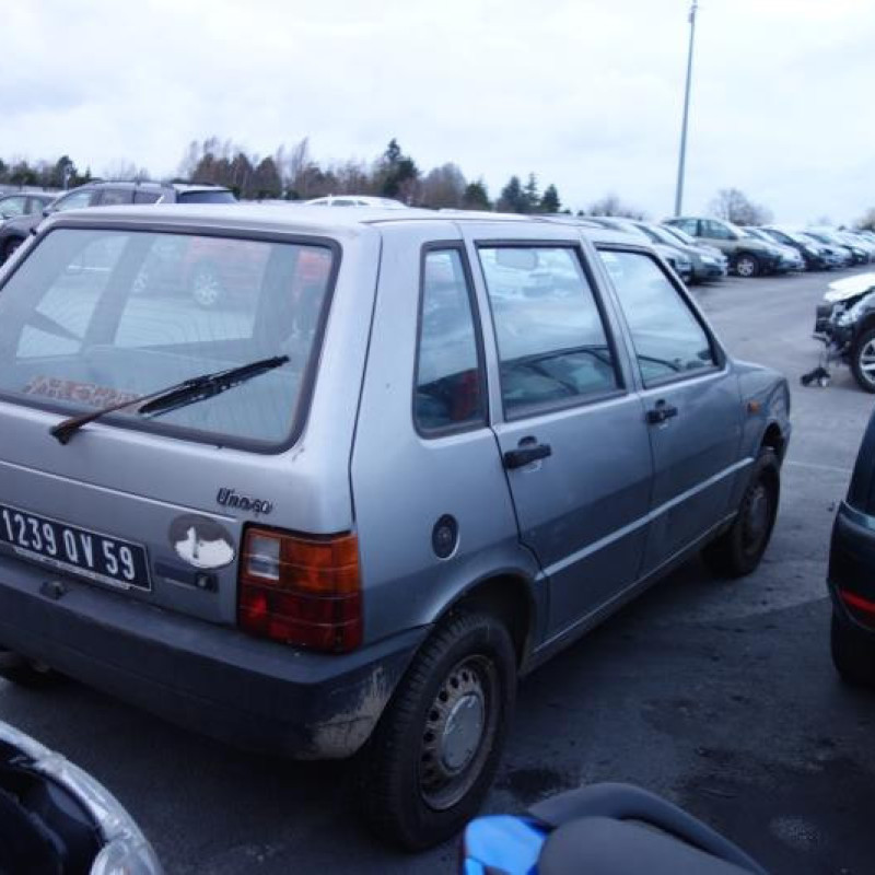 Vitre avant droit FIAT UNO Photo n°3