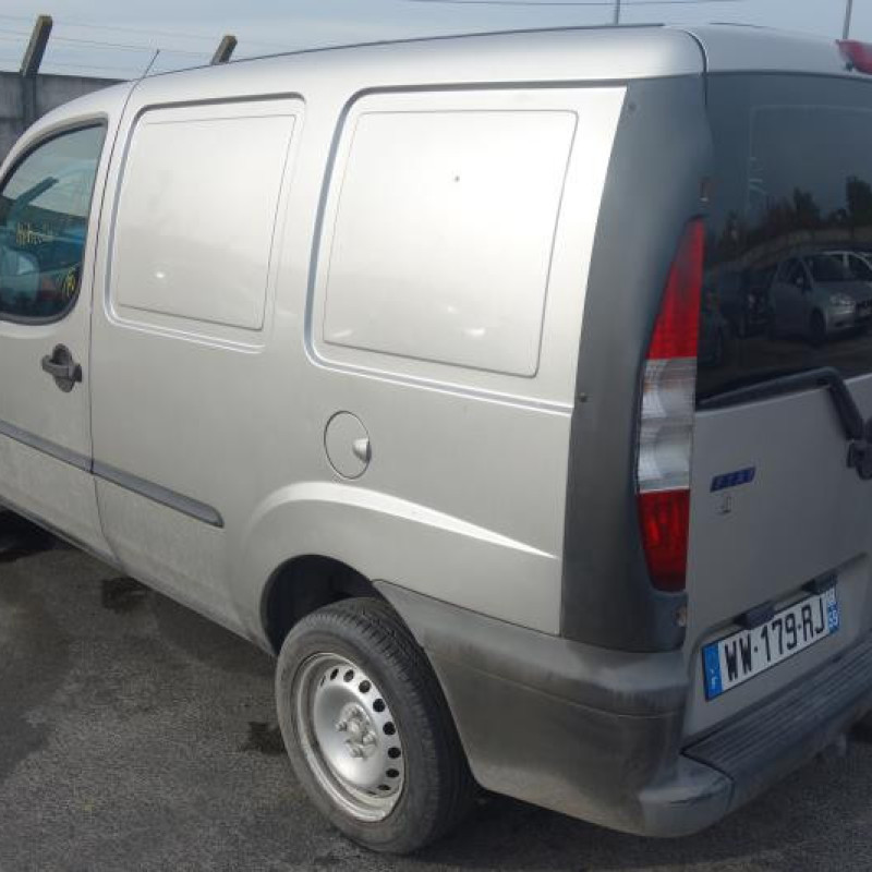 Fermeture de capot FIAT DOBLO 1 Photo n°7