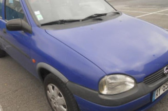 Vitre arriere droit OPEL CORSA B