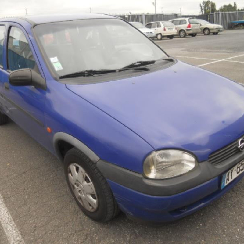 Vitre arriere droit OPEL CORSA B Photo n°2