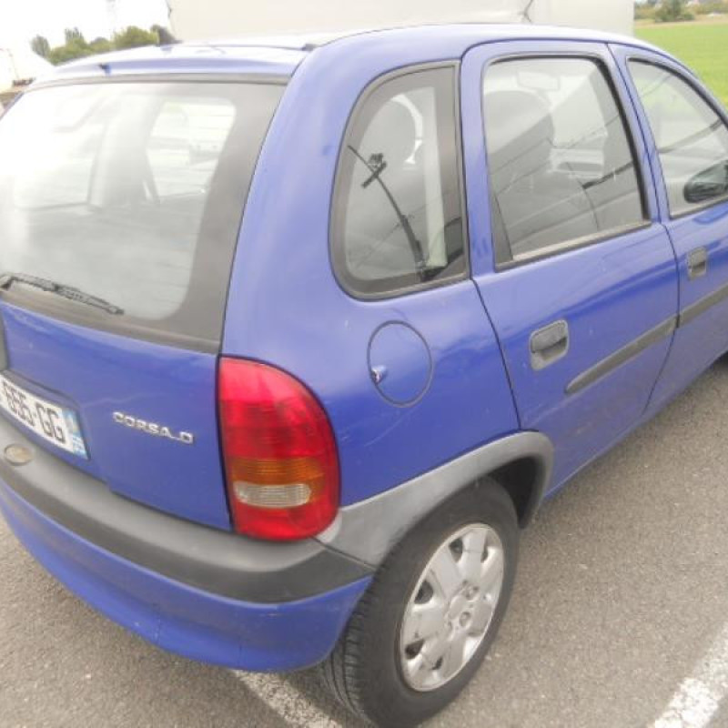 Vitre arriere droit OPEL CORSA B Photo n°3