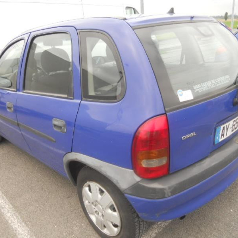 Vitre arriere droit OPEL CORSA B Photo n°4