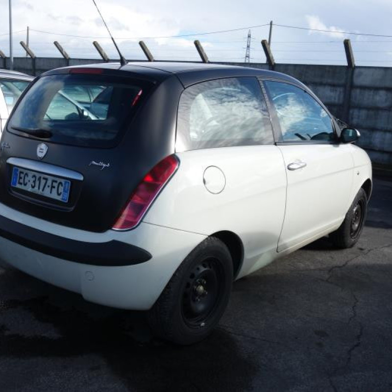 Vitre avant droit LANCIA YPSILON 4 Photo n°3