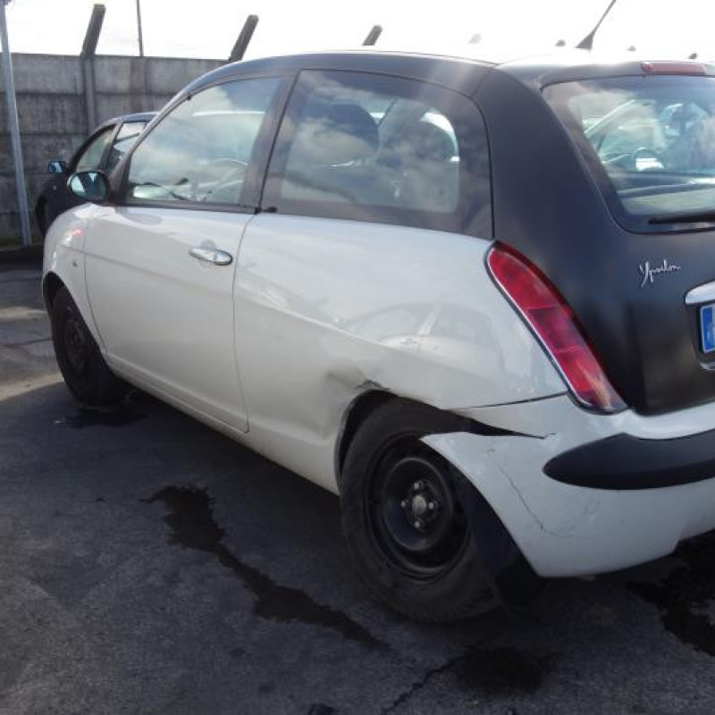 Vitre avant droit LANCIA YPSILON 4 Photo n°4