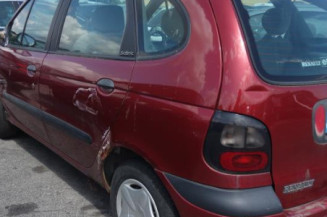 Aile avant droit RENAULT SCENIC 1