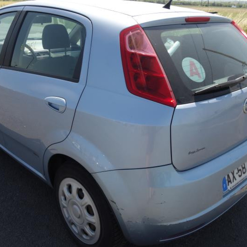 Poignee porte arriere gauche FIAT GRANDE PUNTO Photo n°7