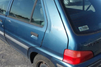 Aile avant droit PEUGEOT 106