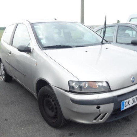 Vitre avant gauche FIAT PUNTO 2