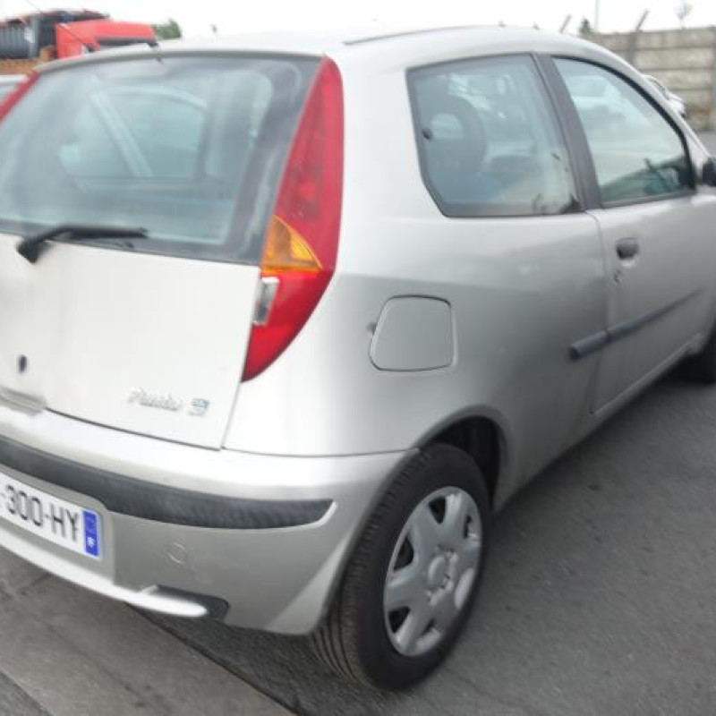 Vitre avant gauche FIAT PUNTO 2 Photo n°3