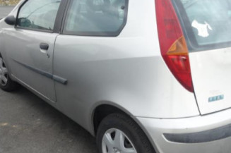 Vitre avant gauche FIAT PUNTO 2