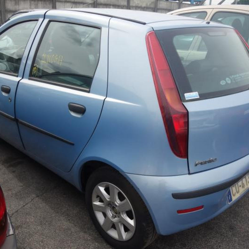 Vitre avant droit FIAT PUNTO 2 Photo n°4