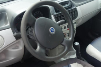 Vitre avant droit FIAT PUNTO 2