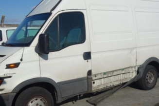 Serrure avant droit IVECO DAILY 3