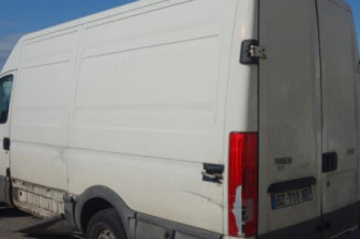 Serrure avant droit IVECO DAILY 3