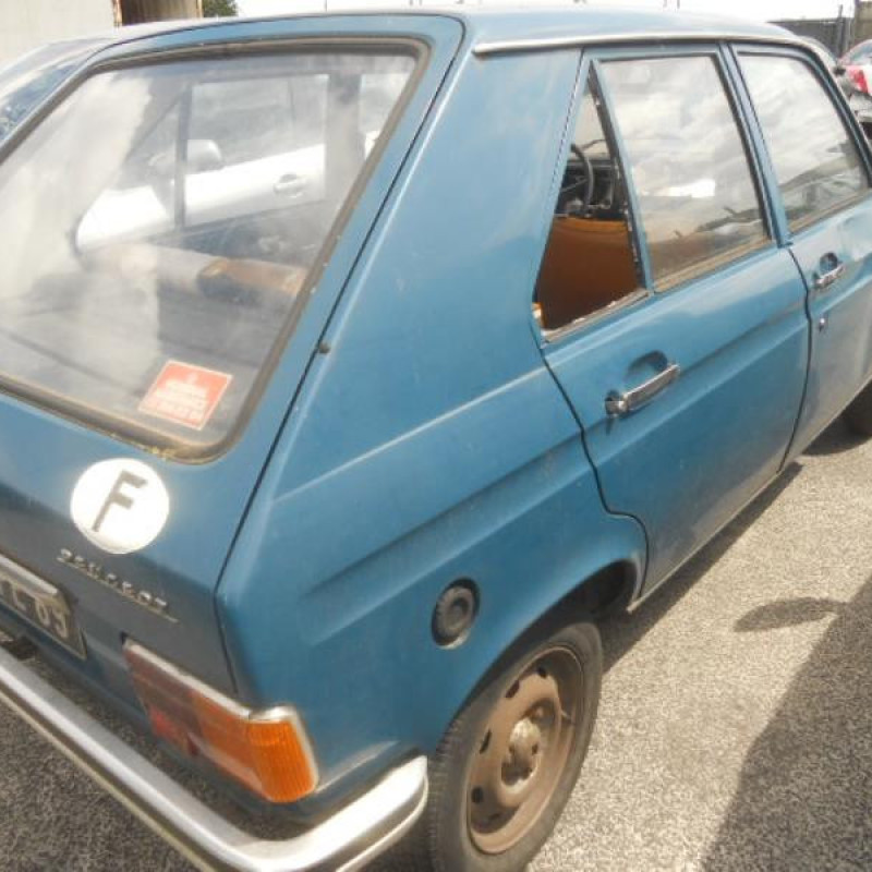 Vitre arriere droit PEUGEOT 104 Photo n°3