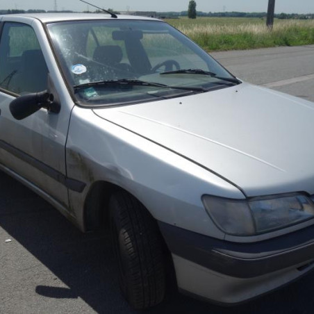 Vitre arriere gauche PEUGEOT 306