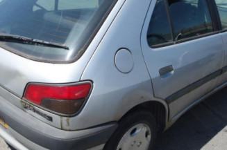 Vitre arriere gauche PEUGEOT 306