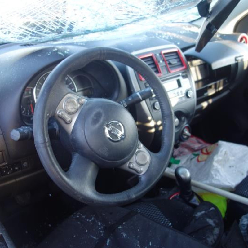 Vitre arriere droit NISSAN MICRA 4 Photo n°5