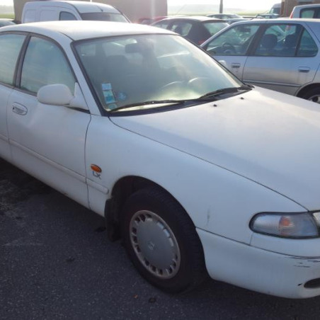 Vitre avant gauche MAZDA 626 3