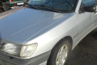 Calandre PEUGEOT 306