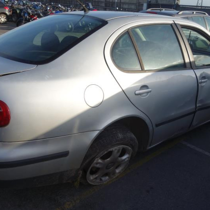 Vitre avant droit SEAT TOLEDO 2 Photo n°3