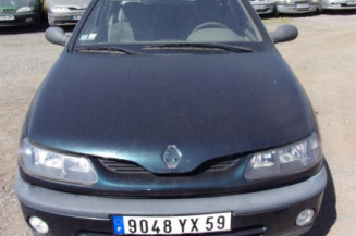 Pare choc arriere RENAULT LAGUNA 1