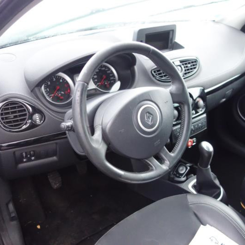 Ecran GPS RENAULT CLIO 3 Photo n°9