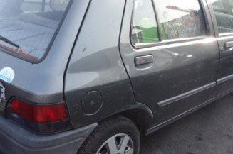 Pare choc arriere RENAULT CLIO 1