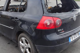 Pare choc arriere VOLKSWAGEN GOLF 5