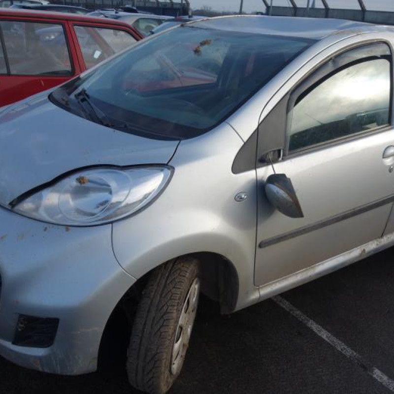 Poignee porte arriere droit PEUGEOT 107 Photo n°4