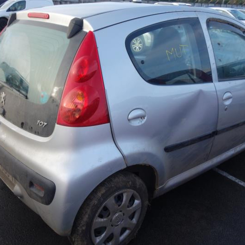 Poignee porte arriere droit PEUGEOT 107 Photo n°6