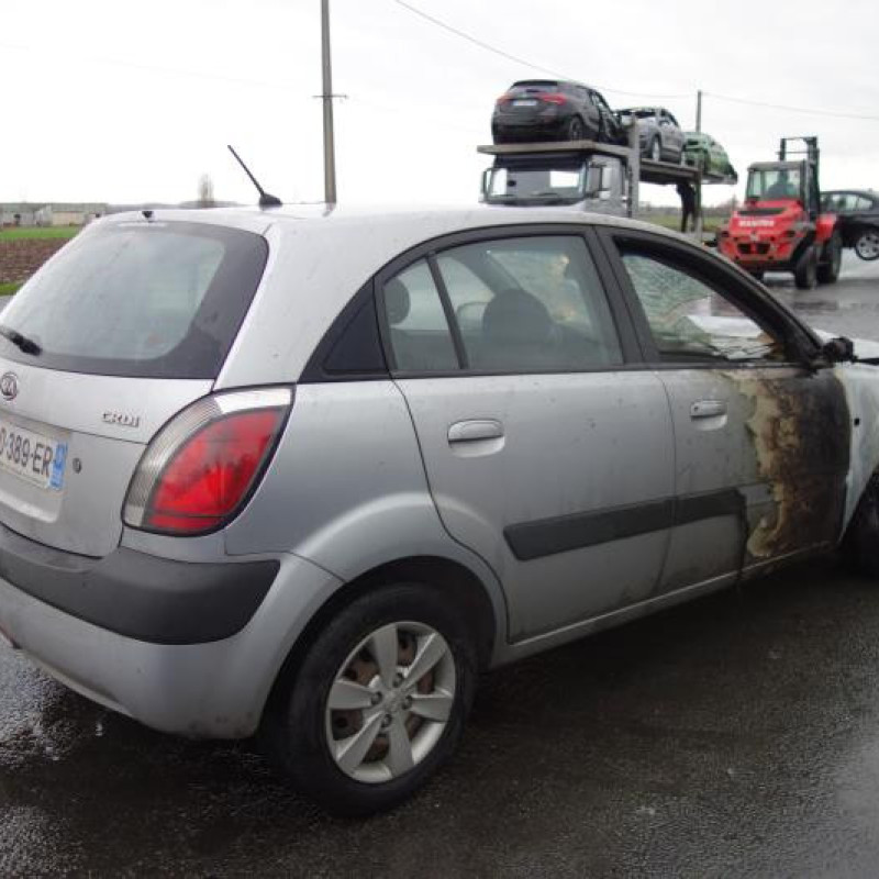 Plage arriere KIA RIO 2 Photo n°3