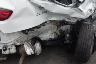 Vitre arriere gauche RENAULT CLIO 4