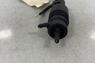 Pompe lave glace avant VOLKSWAGEN PASSAT 5