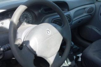 Leve vitre mecanique arriere gauche RENAULT MEGANE 1