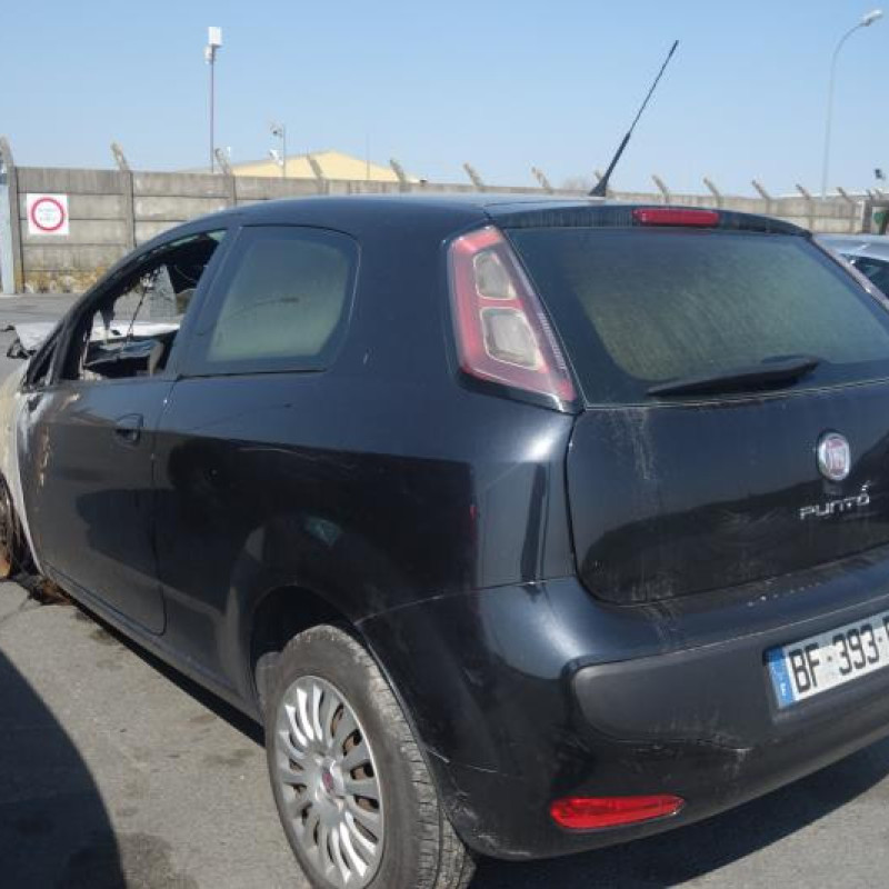 Anti brouillard arriere gauche FIAT PUNTO EVO 3 Photo n°6