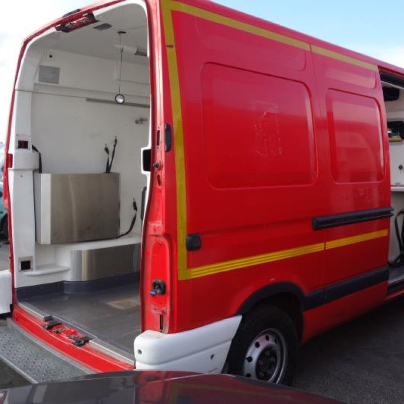 Crosse arriere gauche RENAULT MASTER 2 Photo n°5