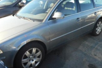 Anti brouillard droit (feux) VOLKSWAGEN PASSAT 4