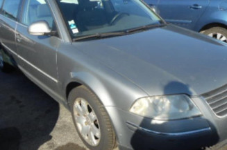 Anti brouillard droit (feux) VOLKSWAGEN PASSAT 4