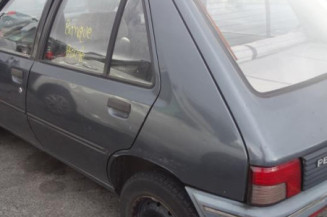 Traverse superieure PEUGEOT 205