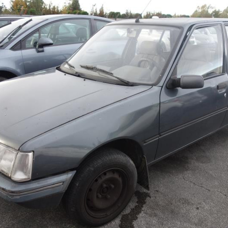 Leve vitre mecanique arriere droit PEUGEOT 205 Photo n°2