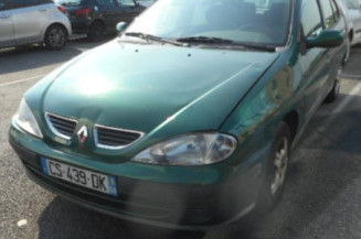 Pare choc arriere RENAULT MEGANE 1 Photo n°1