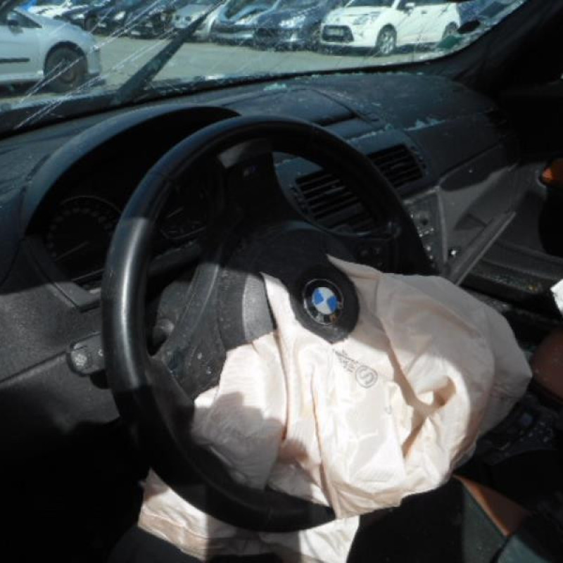 Vitre avant droit BMW X3 E83 Photo n°5