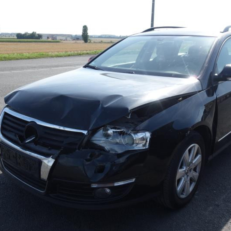 Renfort pare choc avant (traverse) VOLKSWAGEN PASSAT 5 Photo n°2